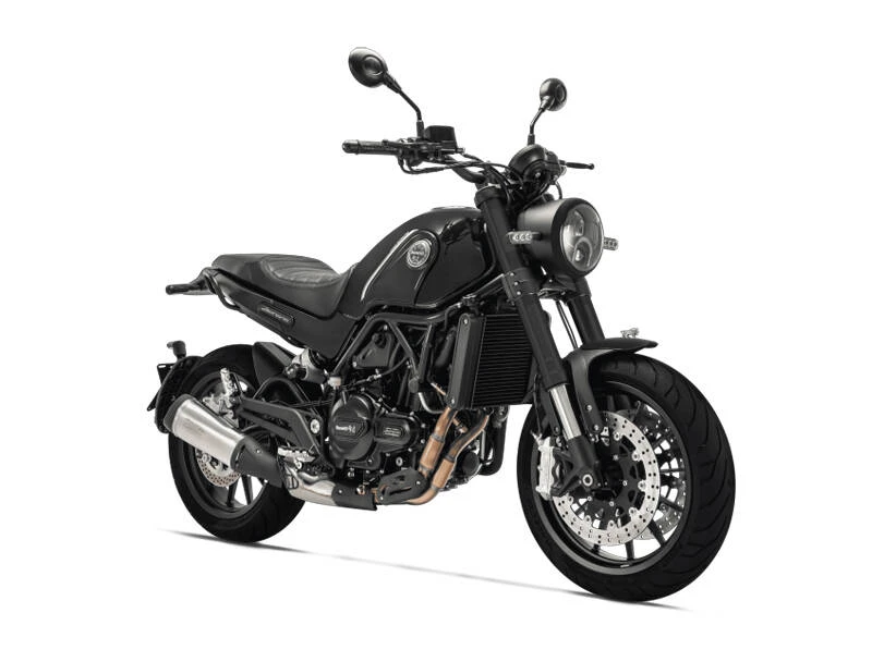 Benelli Leoncino 500: Benelli Leoncino 500 — reviewed model photograph; colour representative