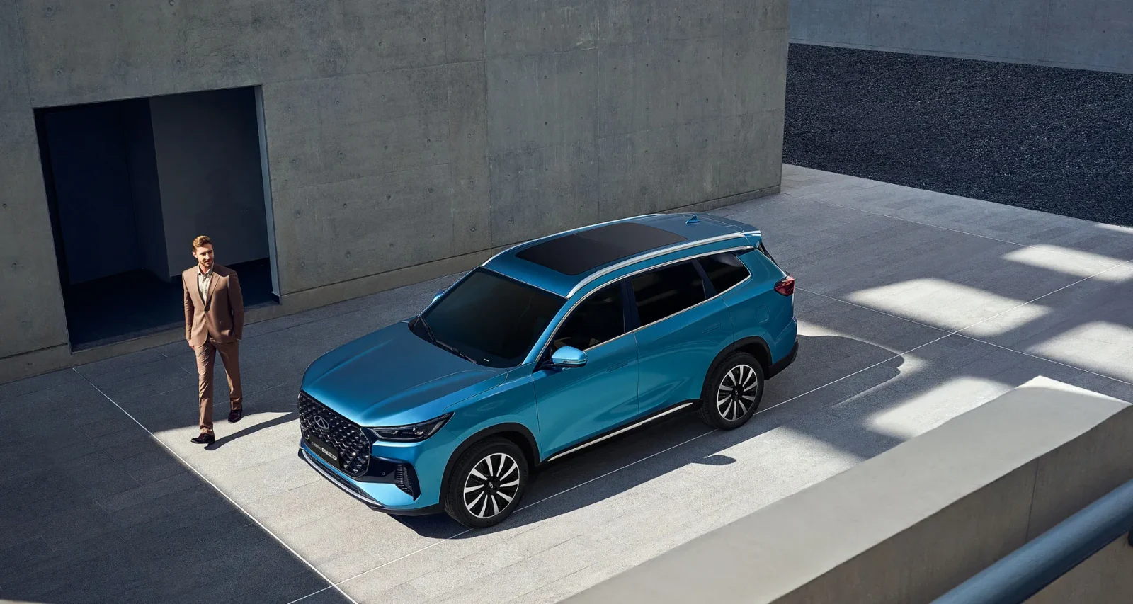 Chery Tiggo 8 PHEV: Chery Tiggo 8 PHEV — Official Pakistan distributor model depiction; market catalogue year differs from image source year where applicable.