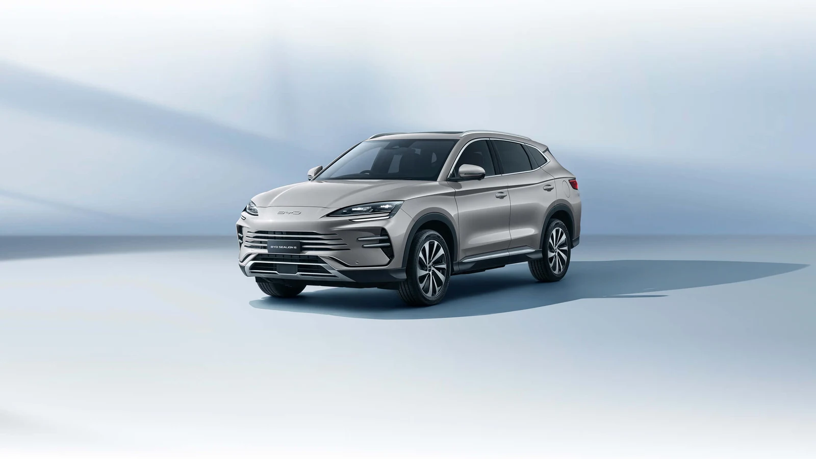 BYD Sealion 6: Official international BYD Sealion 6 DM-i model image; Pakistan final specification and appearance may differ.