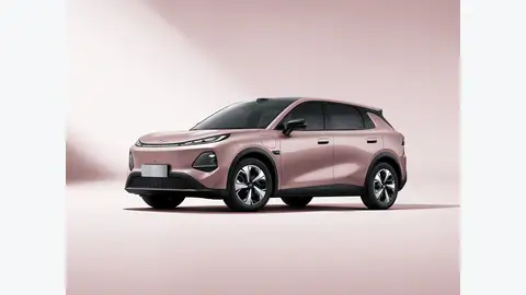 Nevo Q05: Official international model image; Pakistan final specification and appearance may differ.